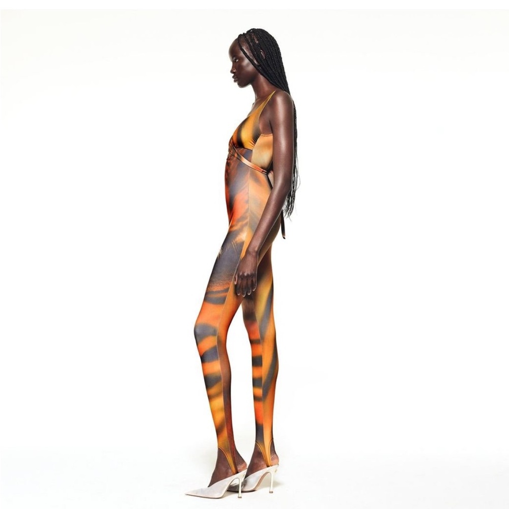 🔥NWT SKIMS x Roberto Cavalli Wrap Catsuit SMALL - Picture 6 of 9